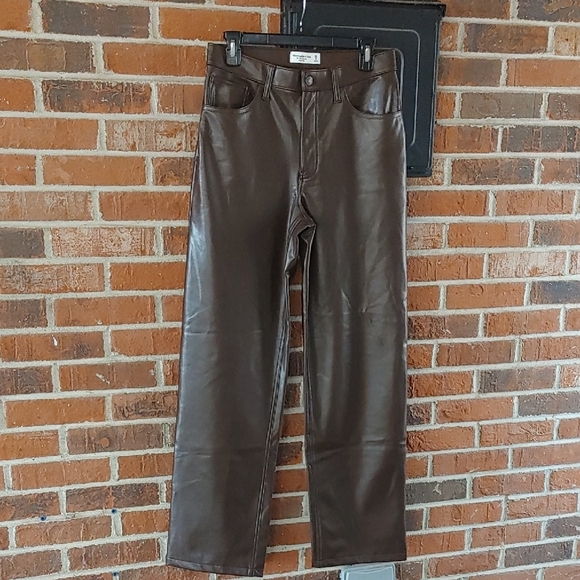 Abercrombie & Fitch Brown Faux Leather 90\'s Relaxed Hi Rise Pants Size 8